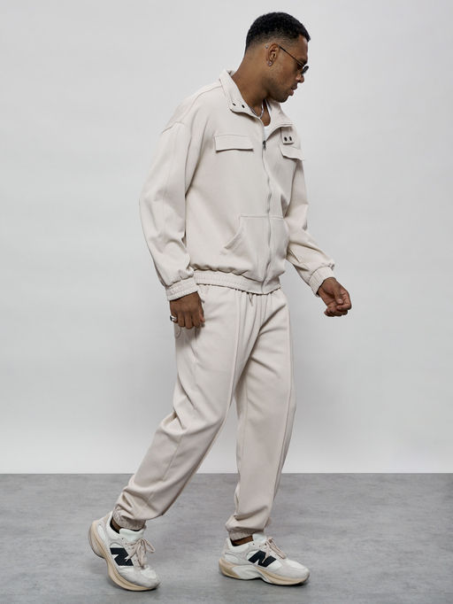 Спортивный костюм бежевого цвета