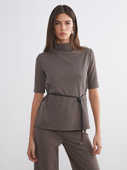 Dik Yaka Beli Kemerli Bluz