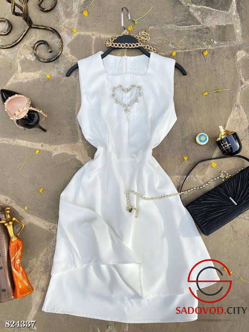 Платье женское с сердцем в середине