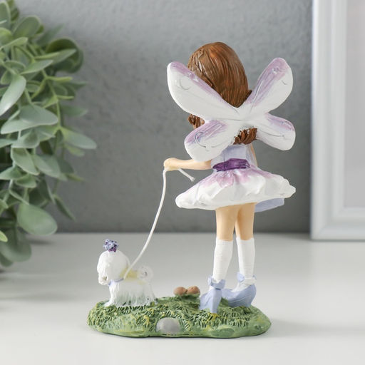 Фигурка полистоун Малышка в сиреневом платье с крыльями, выгуливает собачку, 10?7?13 см