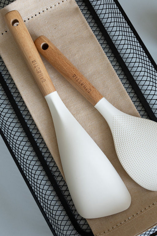 Ложка для мультиварки молочный силикон+нейлон, ручка из бука - Denastia фото 5