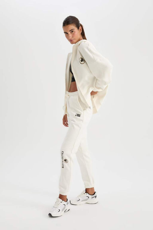 DeFactoFit NBA Chicago Bulls Стандартный крой Спортивные штаны для джоггеров стандартного размера с двойными карманами и эластичной резинкой на талии со шнуровкой и спортивными штанами стандартного размера  фото 3