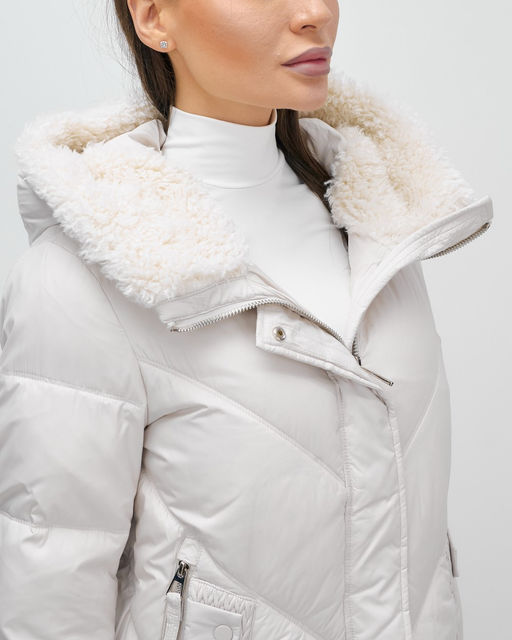 Куртка зимняя женская из овчина стильная и модная бежевого цвета 7348B - Visdeer фото 9