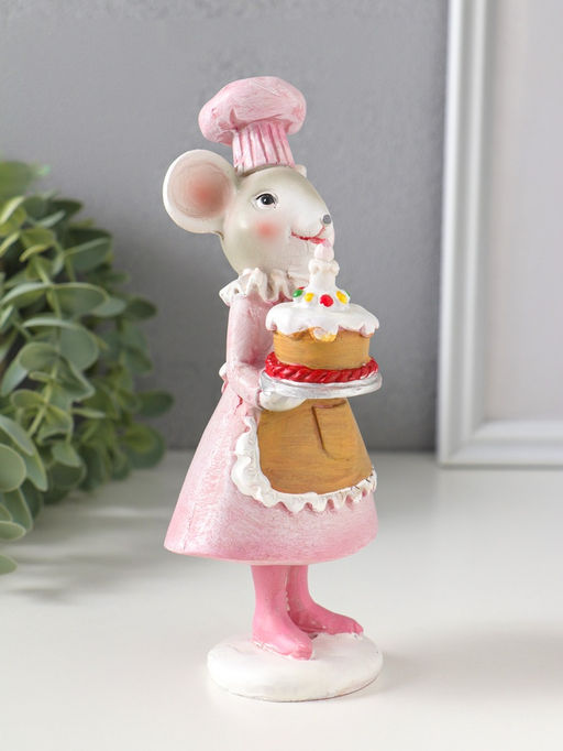 Сувенир полистоун "Мышка-кондитер в розовом платье и колпаке, с тортом" 8,5х6х17 см