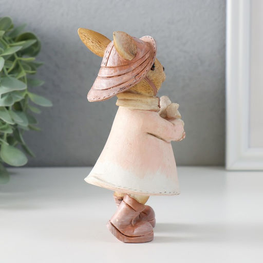 Фигурка полистоун Зайка в шляпке и дождевике с воробышком, 13.5?6.5?7 см