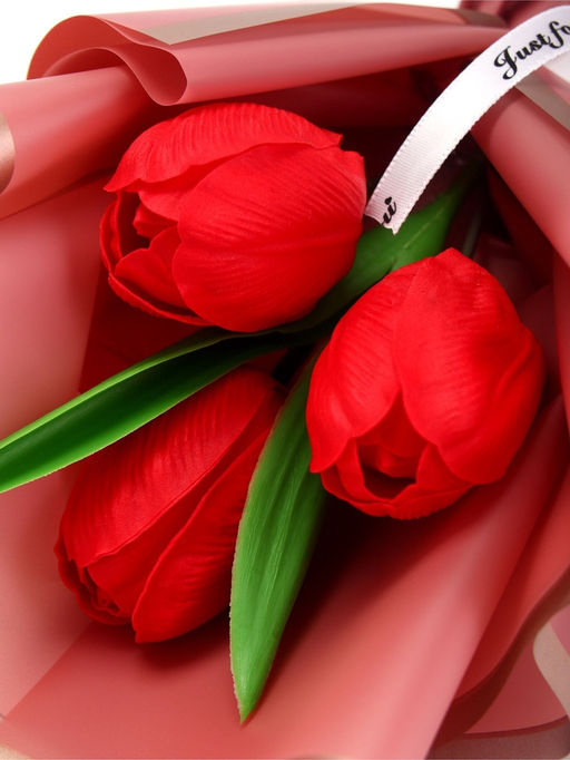 Букет из трех красных тюльпанов - SB BEAUTY фото 4