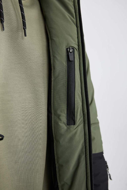 Водоотталкивающее водонепроницаемое пальто стандартной посадки с капюшоном DeFactoFit  фото 9