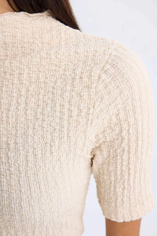 Женская приталенная футболка с короткими рукавами и полуводолазкой приталенного кроя - Defacto фото 5