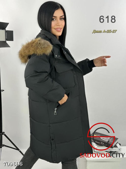 Женский зимний пуховик с капюшоном