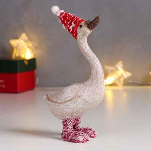 Фигурка полистоун Гусь лапчатый в новогоднем колпаке, 14?9.3?5.2 см