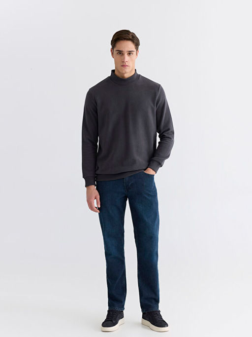 Dik Yaka Erkek Sweatshirt