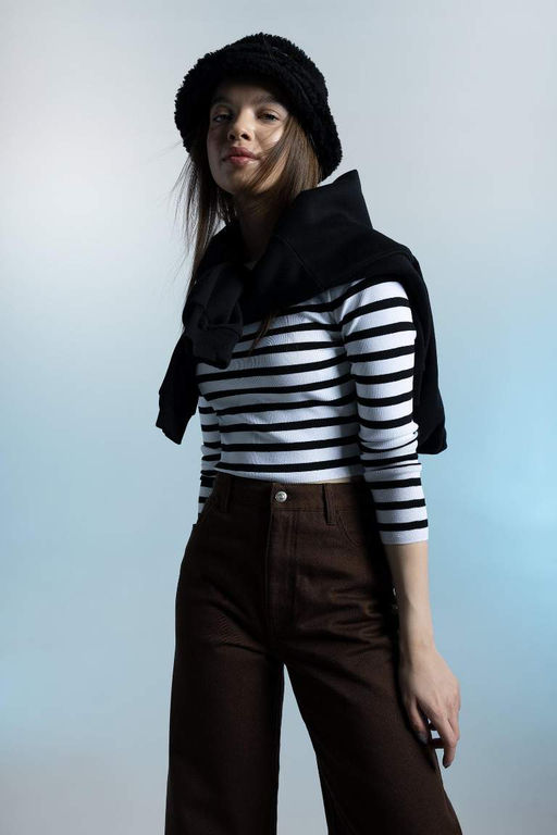 Укороченный свитер в полоску приталенного кроя с круглым вырезом - Defacto фото 3