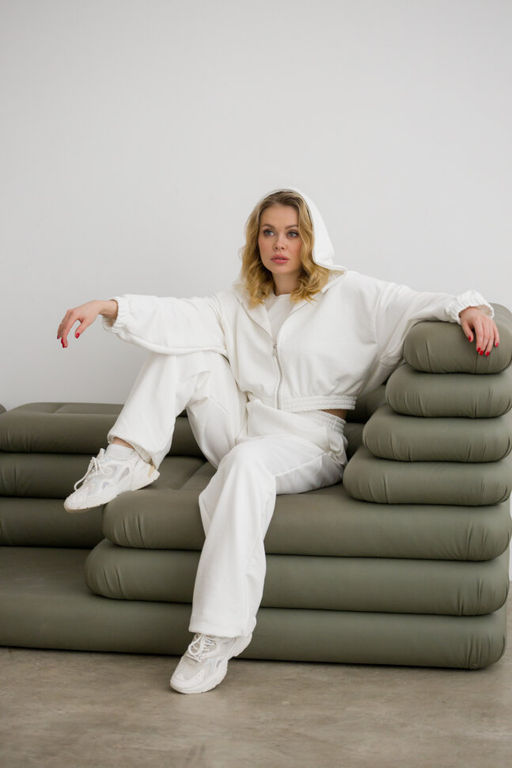 Костюм из спортивной ткани найк футер утепленный, молочный - Knitka wear фото 5