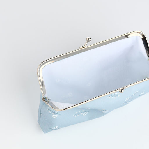 Косметичка женская на фермуаре, маленькая, с принтом Ветка ягод, серая - Simaland фото 3