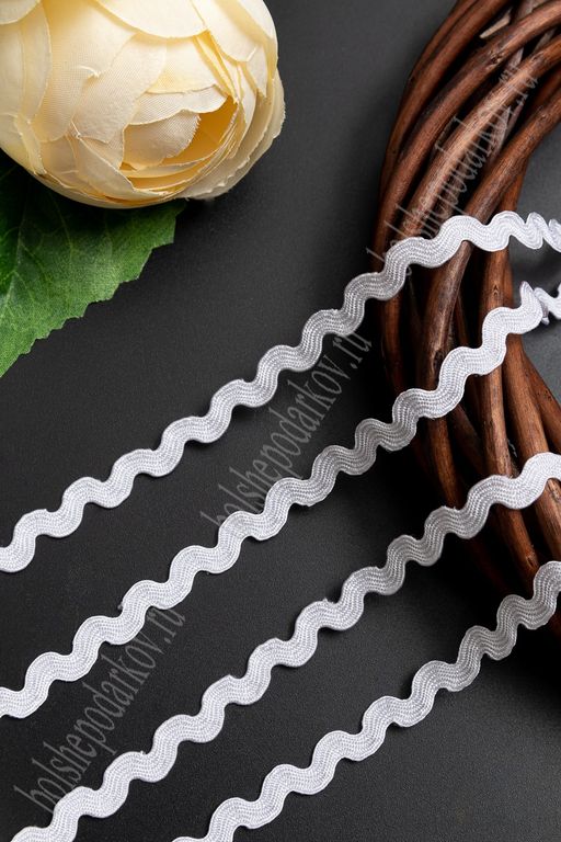 Тесьма "Вьюнок" 0,5 см*27 ярд (SF-2958) белый