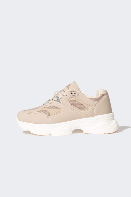 Женские спортивные туфли из искусственной кожи на толстой подошве со шнуровкой