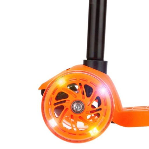 Самокат четырехколесный