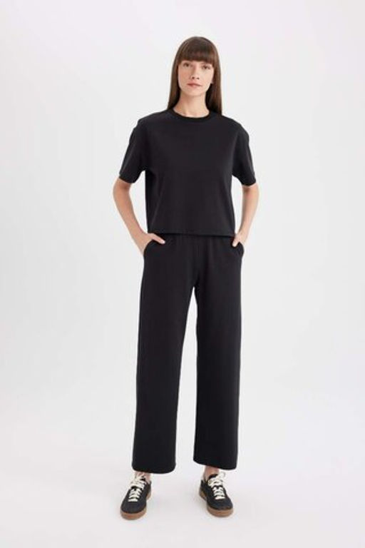 Черная женская базовая футболка с круглым вырезом и короткими рукавами, свободный крой - Defacto фото 2