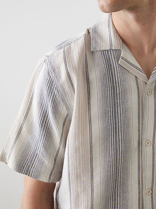 Regular Fit K?sa Kollu ?izgili Erkek G?mlek