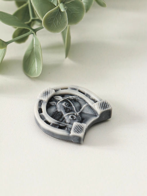 Магнит "Подкова с головой лошади" 3 см