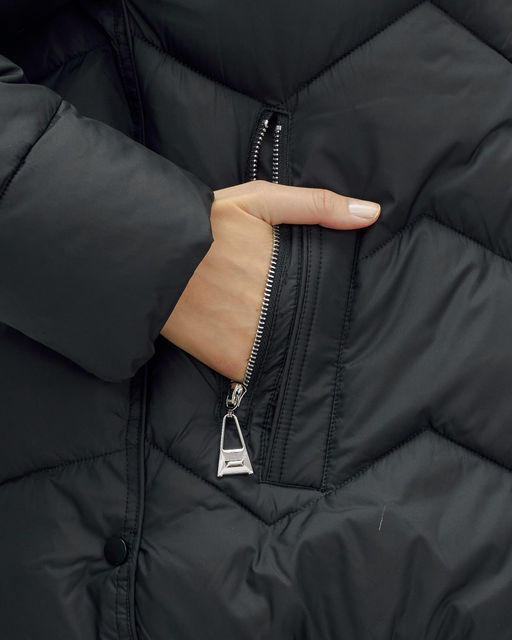 Куртка зимняя женская с мехом и капюшоном тренд черного цвета 7759Ch Бренд: Visdeer - Mtforce фото 6