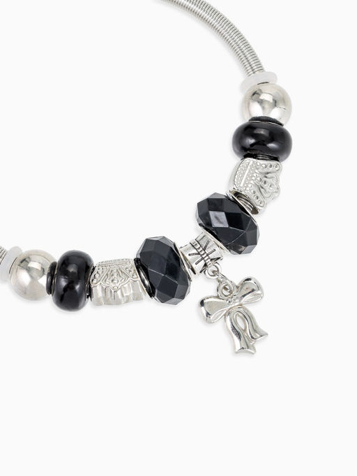 Цена за 2 шт. Браслет с шармами «Марджери» бант, чёрный в серебре, d=6.5 см