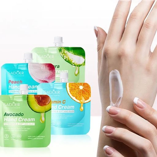 Sadoer Питательный и восстанавливающий крем для рук Vitamin C Hand Cream - Bioaqua фото 3
