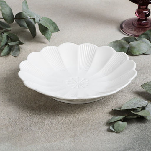 Тарелка фарфоровая пирожковая Magistro Ромашка, d=18,5 см, цвет белый  фото 2