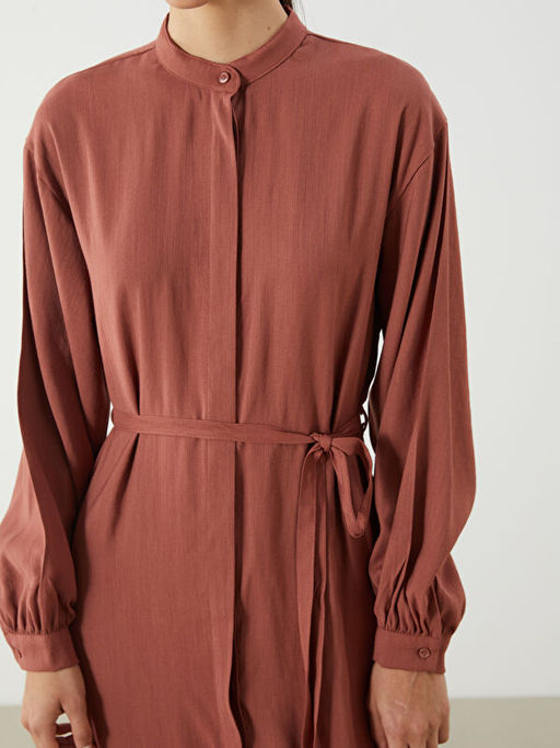 Hakim Yaka Ku?akl? Keten Kar???ml? G?mlek Elbise