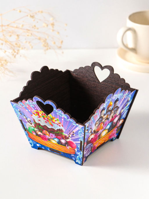 Конфетница квадратная или подставка под кулич Пасхальные яйца и храм. 10?13?13.5 см