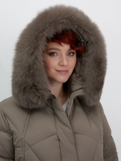 Куртка зимняя женская с мехом и капюшоном тренд коричневого цвета 7656K - Visdeer фото 7