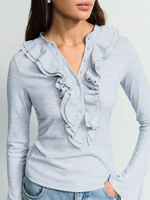 Приталенный лонгслив с воланами / Zarina