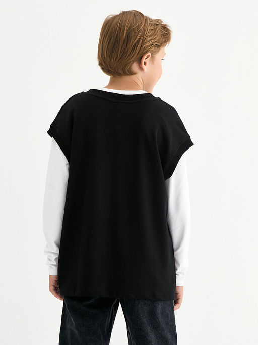 Черный жилет