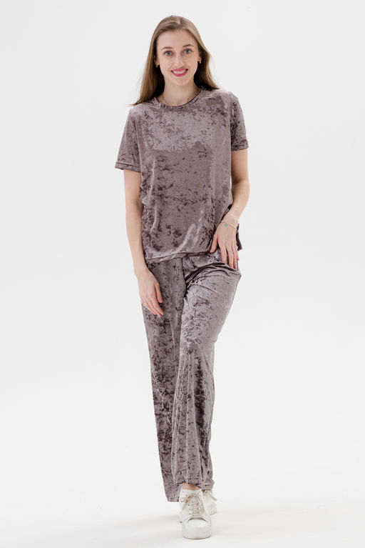 Костюм женский из футболки и брюк из велюра Леопард пурпурно-серый