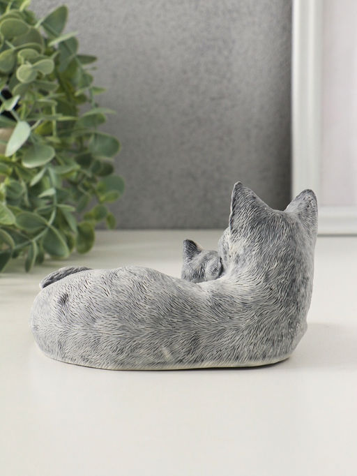 Сувенир "Кошка с котёнком лежит" 8 см