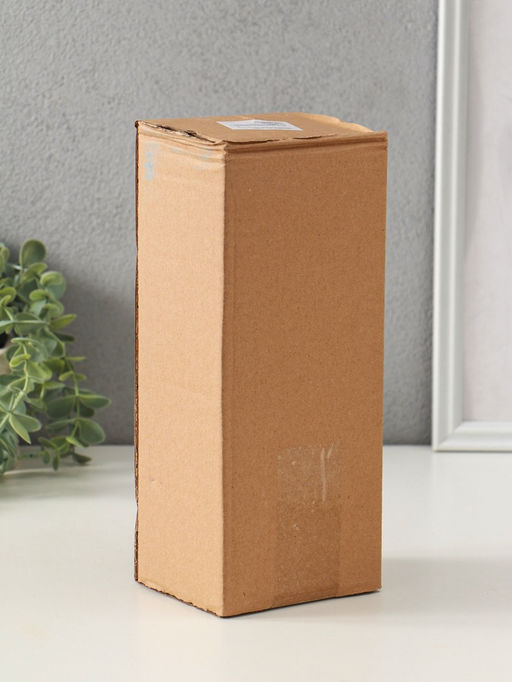 Фигура керамика «Задумчивый человек», белый с золотом, 7×9.5×26 см