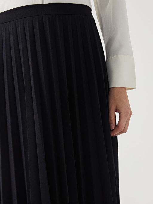 Beli Lastikli D?z Krep Kad?n Pileli Etek