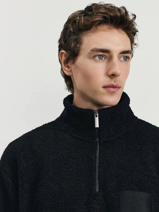 Толстовка relax fit с нашивкой / Zarina