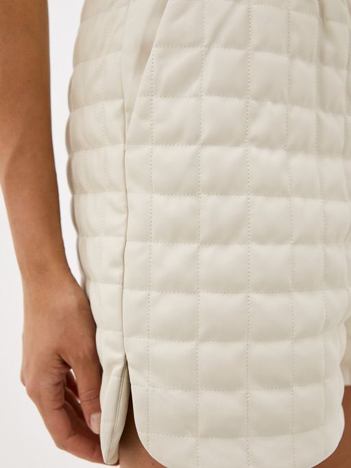 Белые стеганые шорты - Incity фото 6