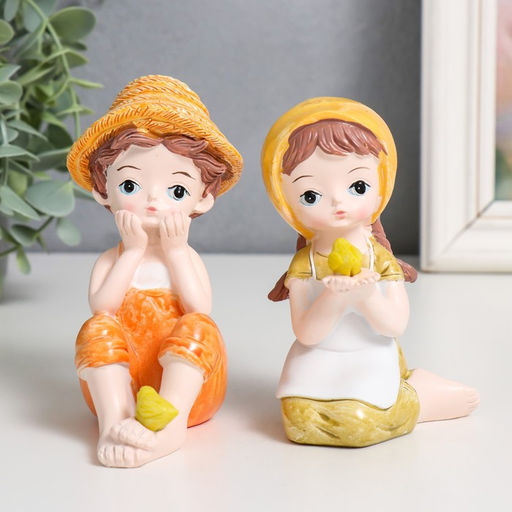 Цена за 2 шт. Фигурка полистоун «Мальчик/Девочка с цыплёнком», 7.5×4.5×11 см, МИКС