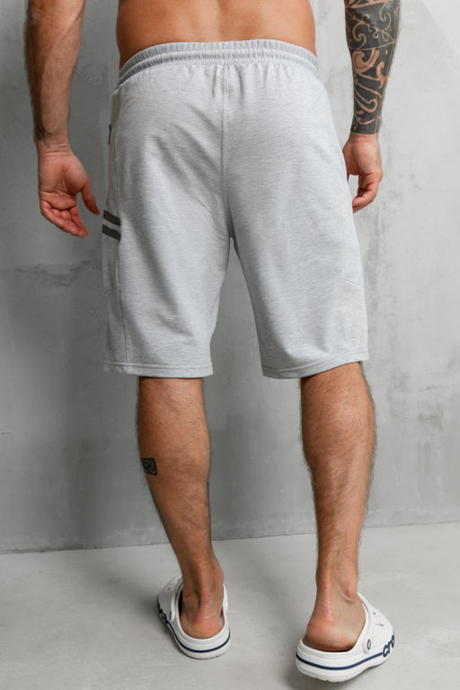 Спортивные шорты