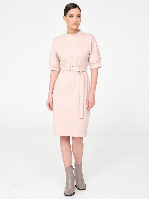 Платье с вырезом по спинке