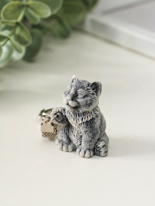 Брелок "Котенок с поднятой лапкой маленький" 3,5 см
