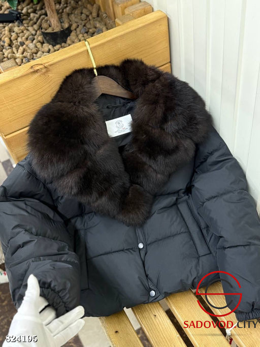 Куртка женская с меховым воротником
