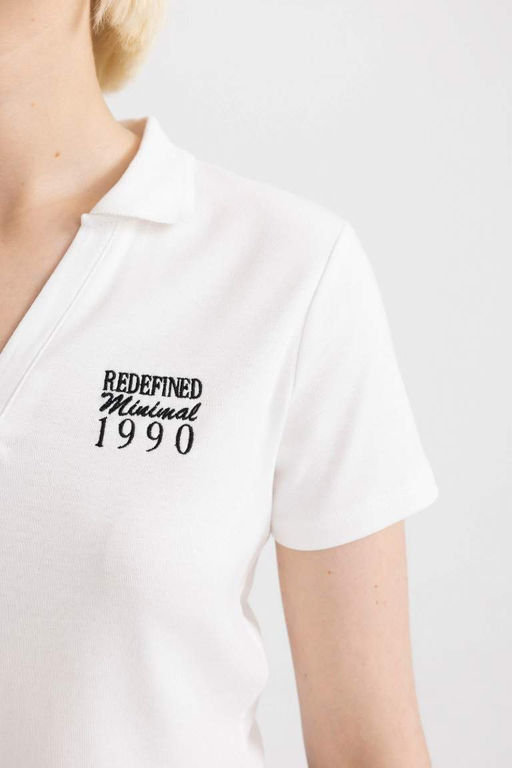 Приталенная футболка с короткими рукавами и воротником-поло с принтом - Defacto фото 4