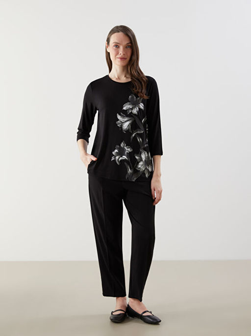 Bisiklet Yaka ?i?ekli Kad?n Ti??rt