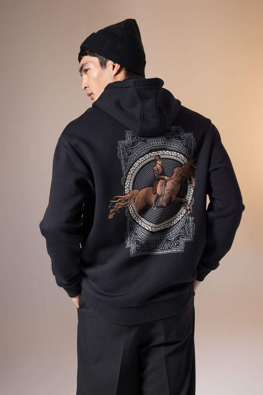 Толстая толстая толстовка с капюшоном и принтом на спине оверсайз