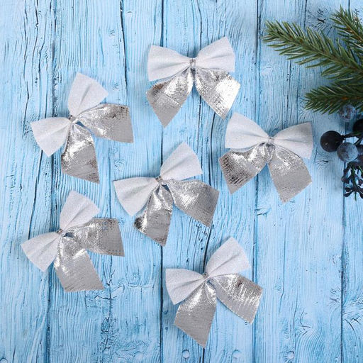 Цена за 2 шт. Ёлочные игрушки 12 шт. Зимнее волшебство. Бант пластик, 5.55 см, серебристо-белый