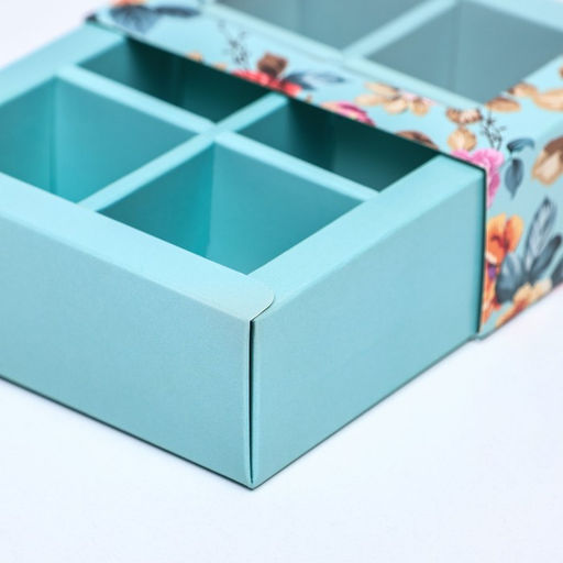 Цена за 5 шт. Коробка для 6 конфет «Изящность» 13.7×9.8×3.10 см