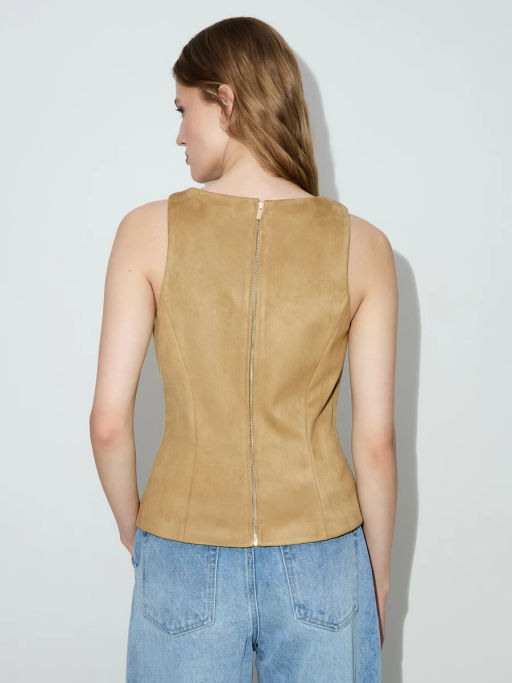 Приталенный жилет из искусственной замши ZR2604022503-63 / Zarina  фото 4